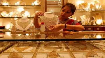 فارق 1100 ريال في سعر الدولار يفصل أسعار الذهب بين صنعاء وعدن